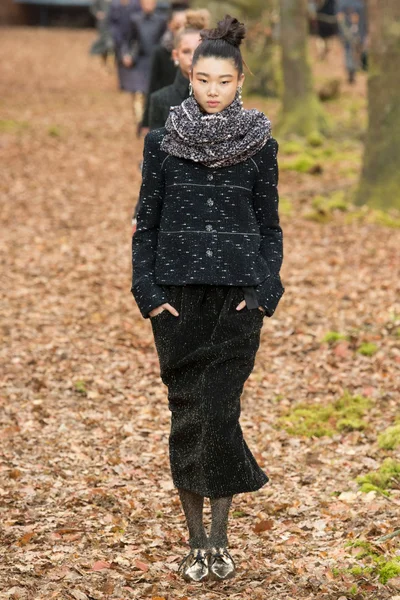 Look 19